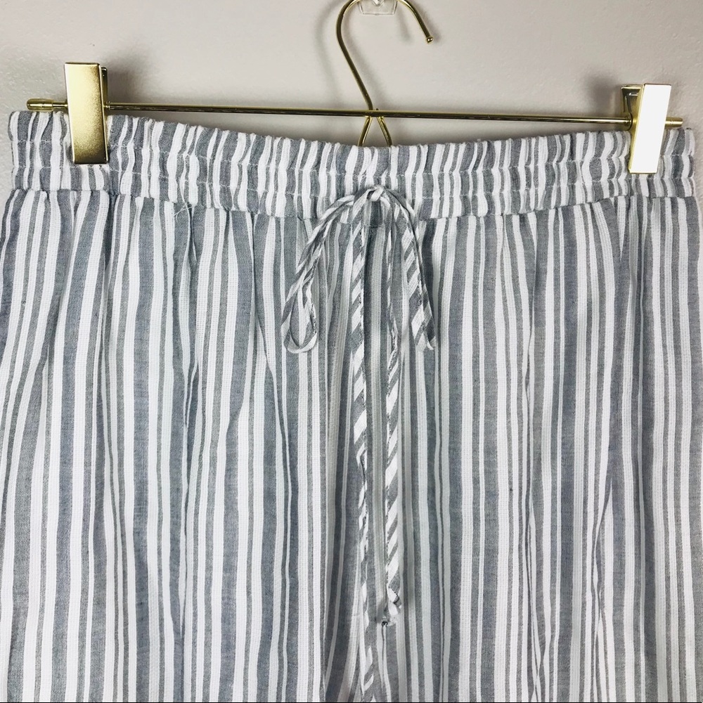 MIAMI by FRANCESCA striped relax fit shorts - Picture 2 of 4